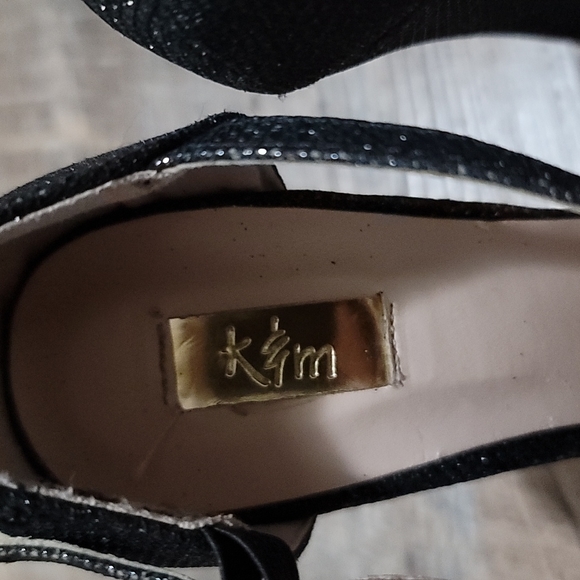 K&M high heels Black with sparkles textured toe Gently worn indoors a few times - Picture 2 of 6